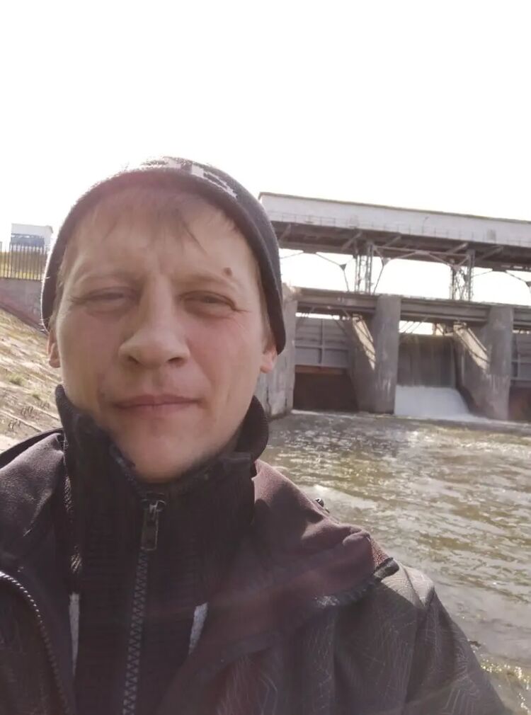  44722051  Yury, 36 ,    