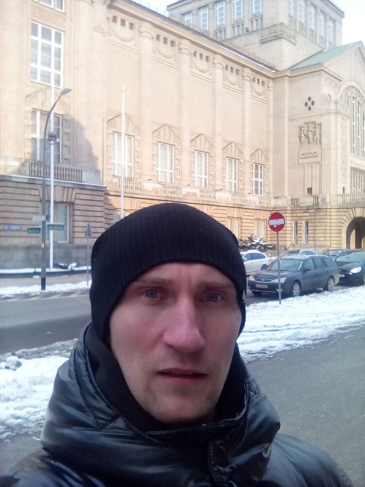  8757061  Artem, 41 ,    -