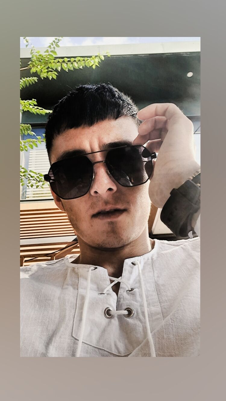  39153751  Alik, 23 ,    