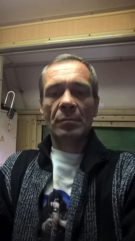  10358041  Sergey, 52 ,    