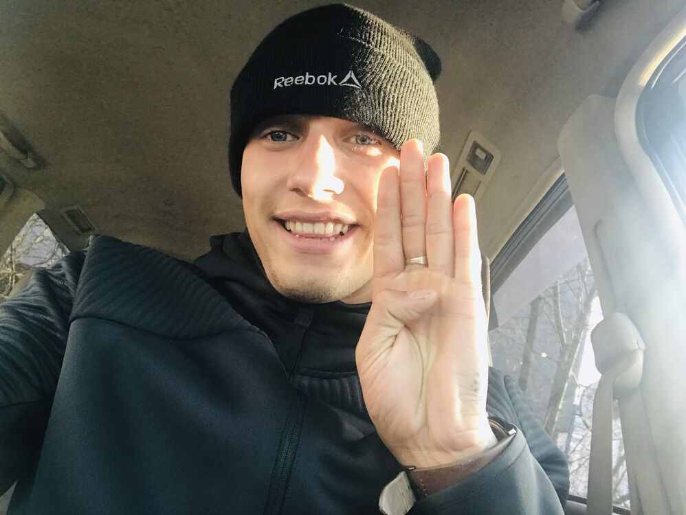  46849321  Petr, 26 ,    