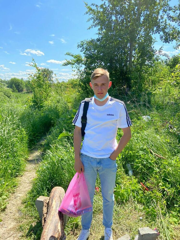  31129271  Ilya, 25 ,     