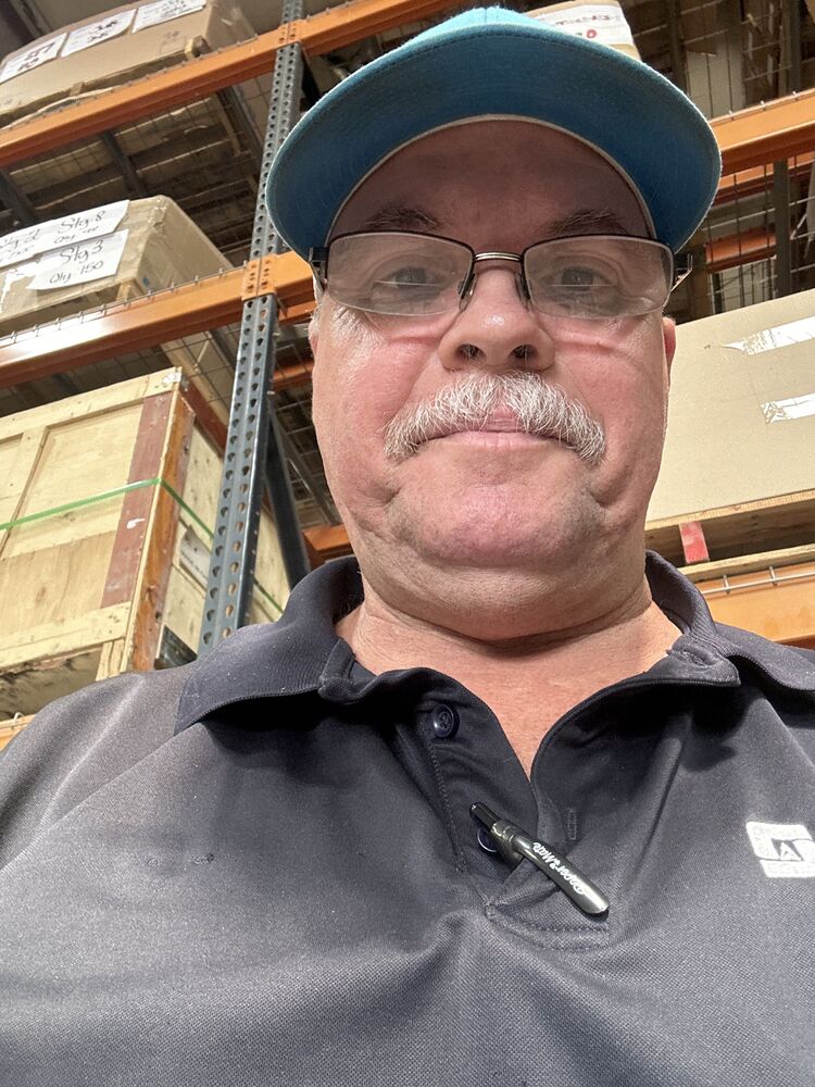  46808631  James, 42 ,    
