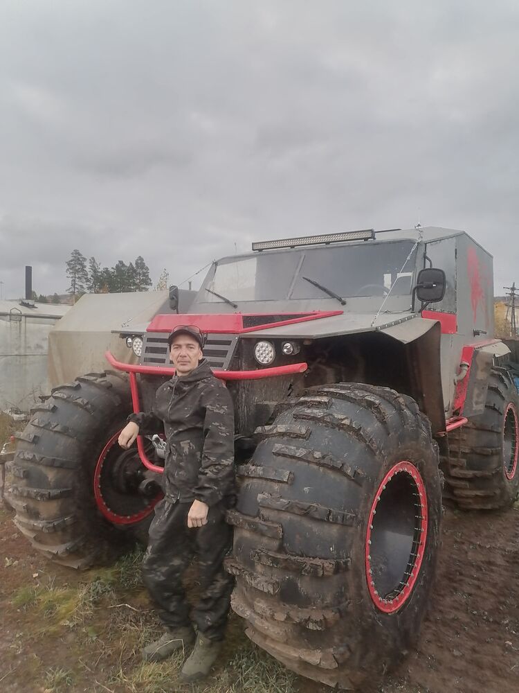  38556221  Evgen, 41 ,    