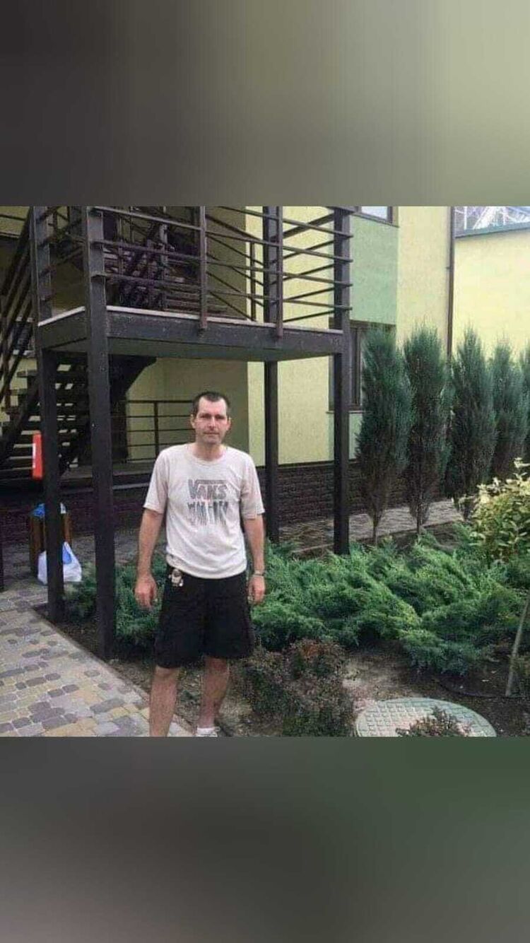  53533291  Roman, 49 ,    