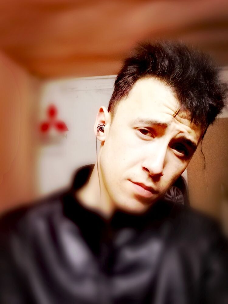  18221031  Aleksandr, 34 ,    