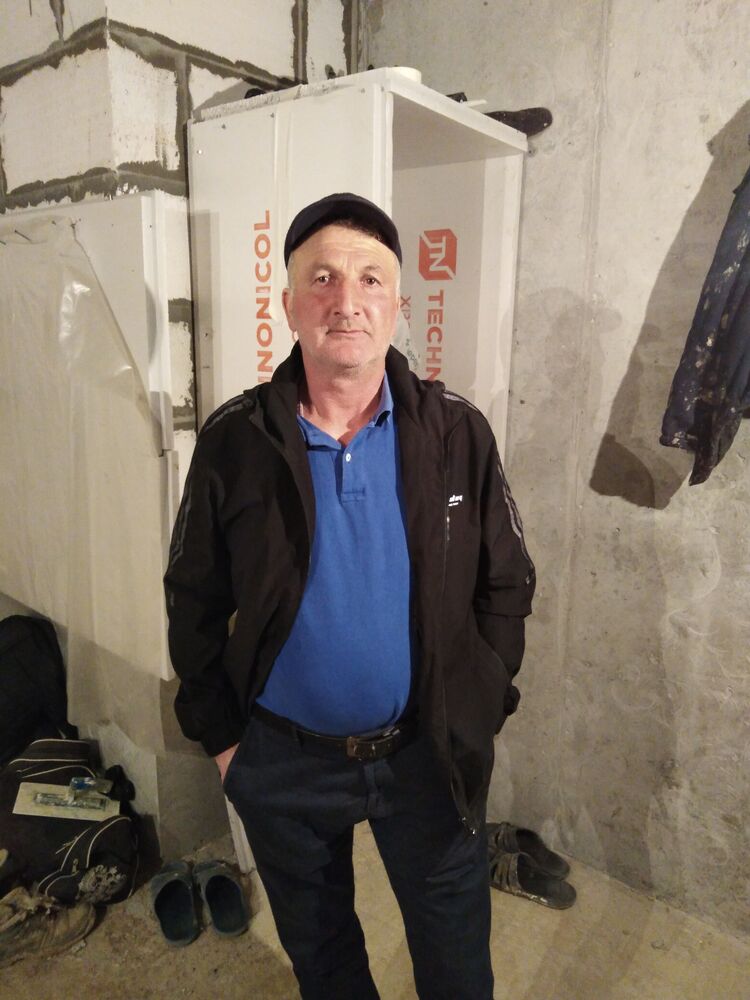  33815421  Etibar, 58 ,     