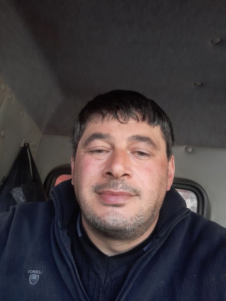  ,   Alan, 45 ,   ,   
