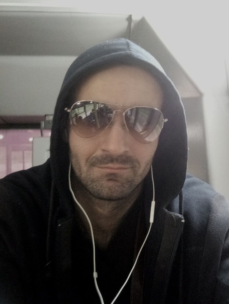  -,   Artem, 42 ,   ,   , c 