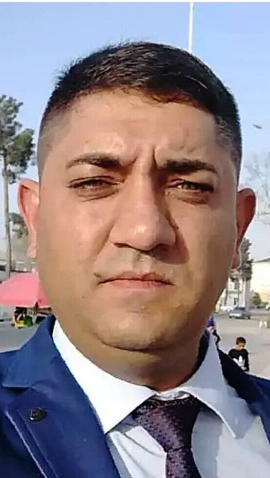  20513471  Eduard, 40 ,    