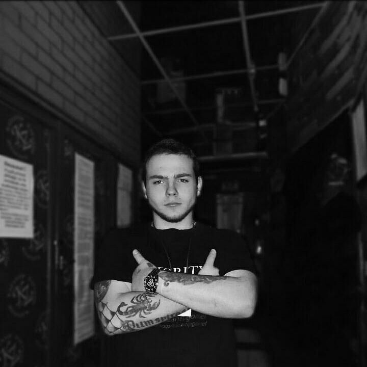  24060491  Alex, 25 ,    