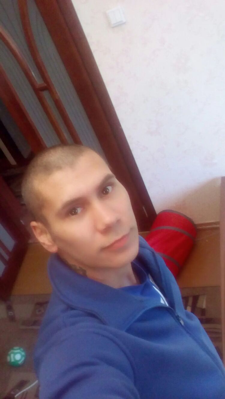  46964321  Anton, 31 ,    