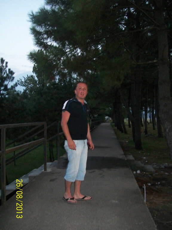 4227681  Davit, 41 ,    