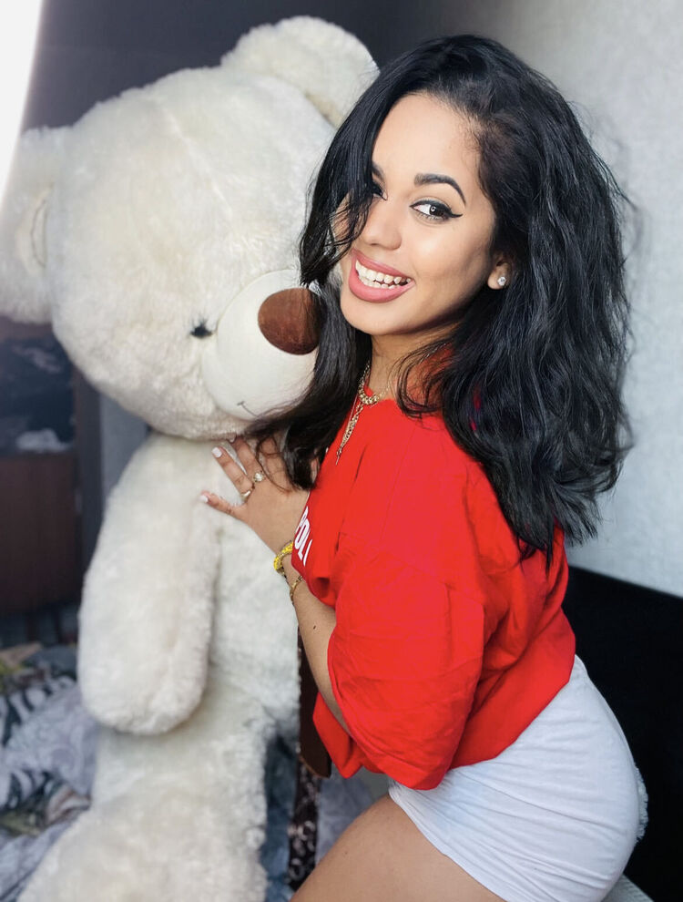  ,   Milana, 23 ,   ,   