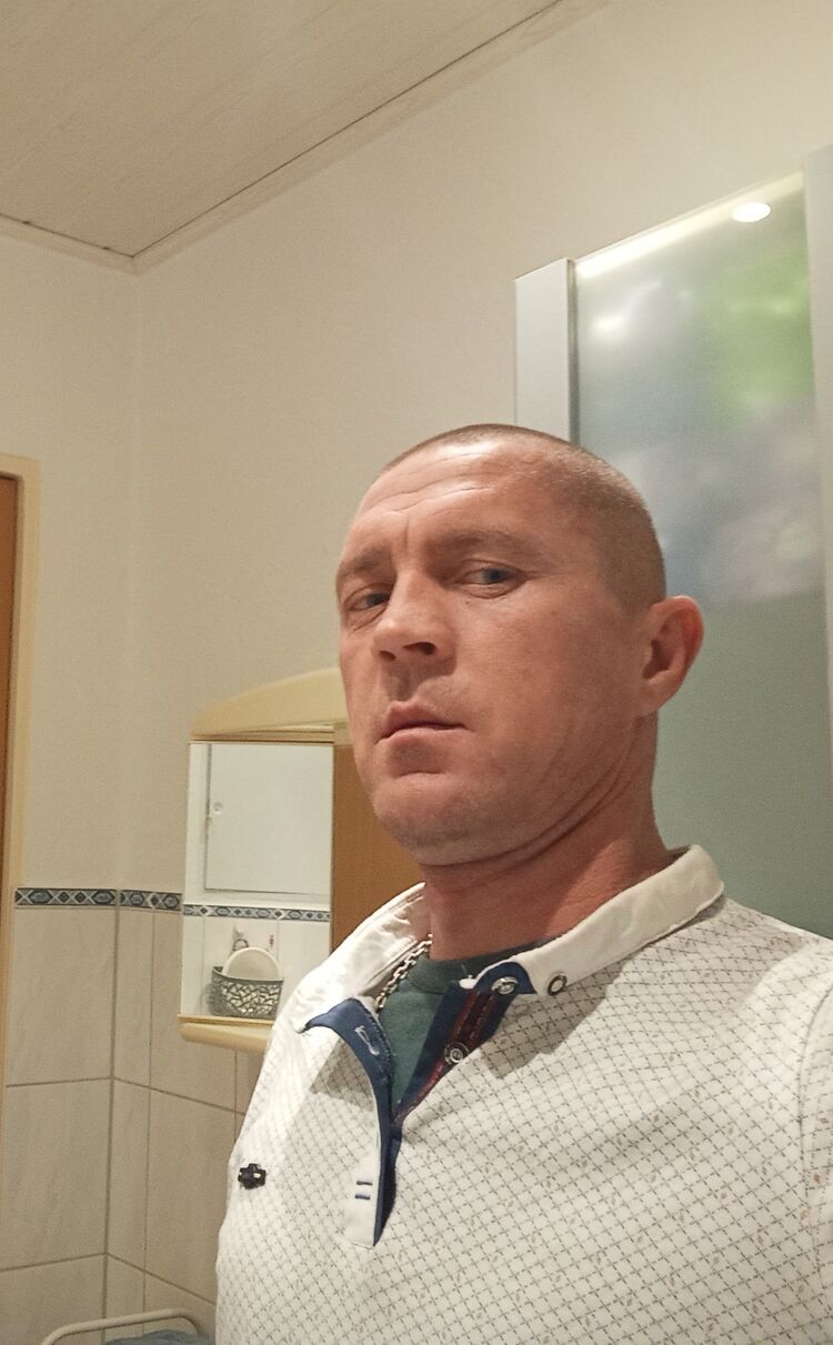  48374761  Aleksandr, 39 ,    Alanno