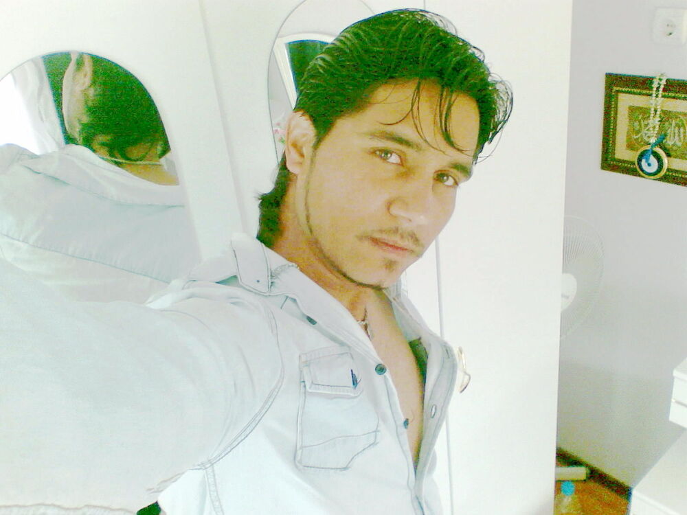  18814381  Aleks, 29 ,    