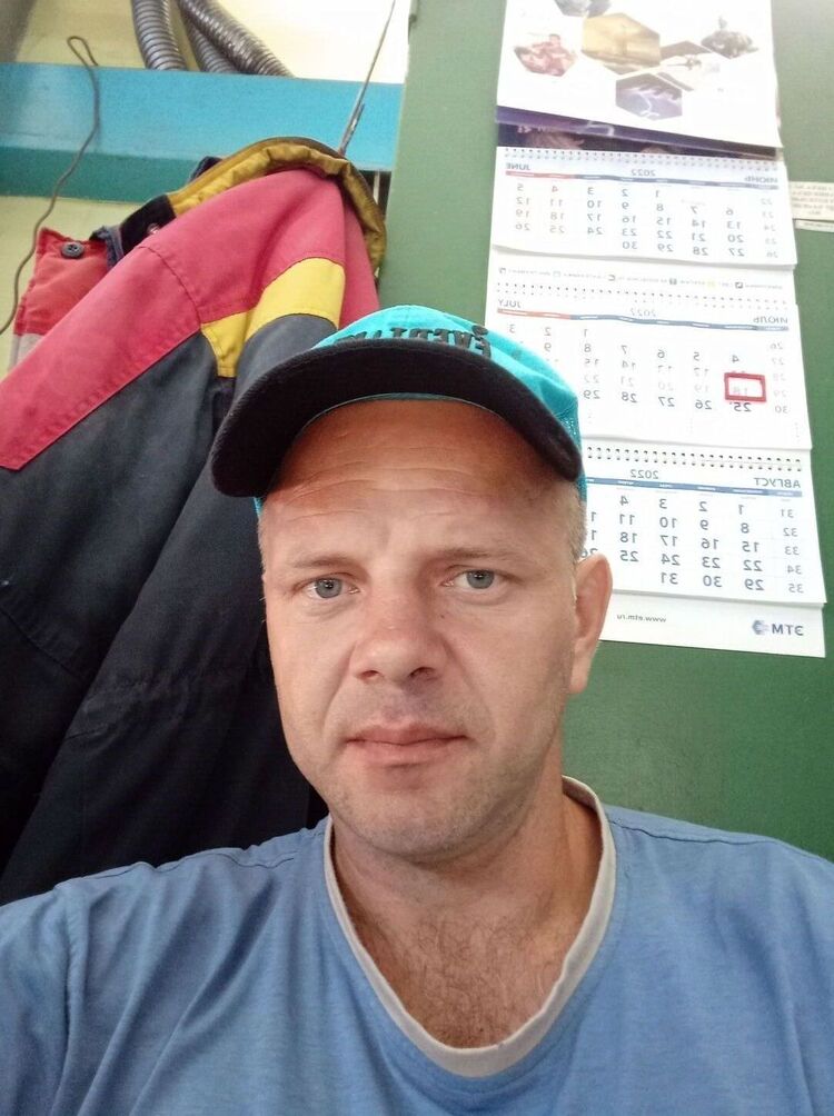  28043371  , 39 ,    