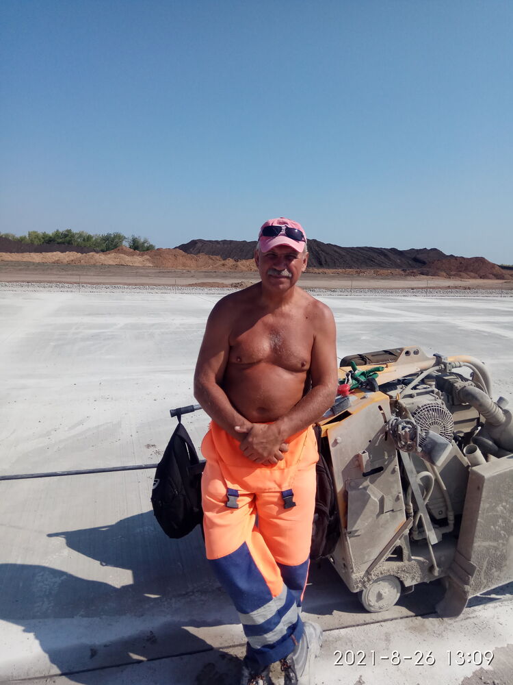  23748151  , 64 ,    