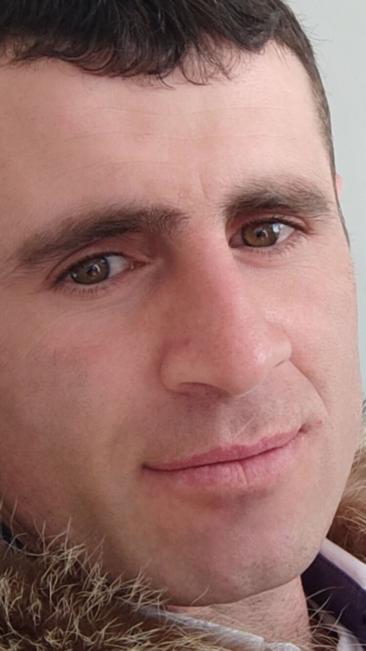  45458931  Hovo, 35 ,    