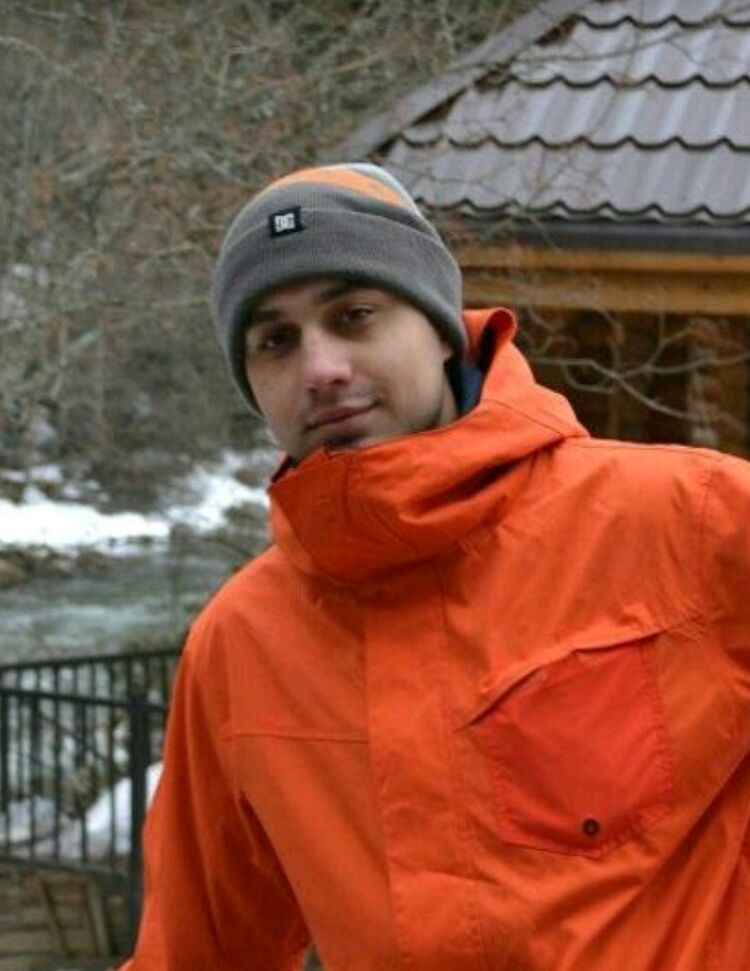  --,   Dmitri, 32 ,   ,   , c 
