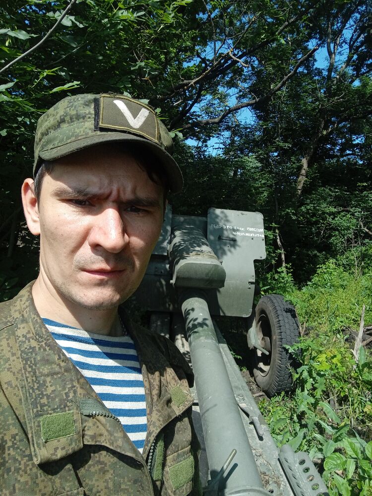  ,   Leonid, 33 ,   ,   
