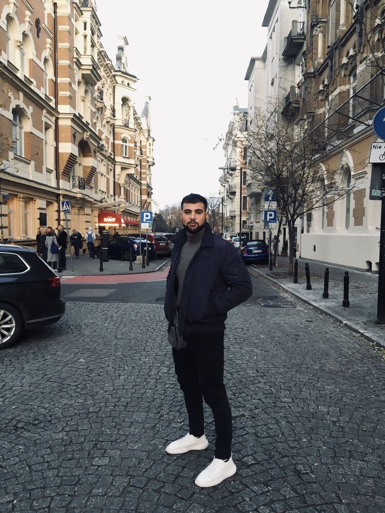  Warszawa,   Ilham, 27 ,   ,   