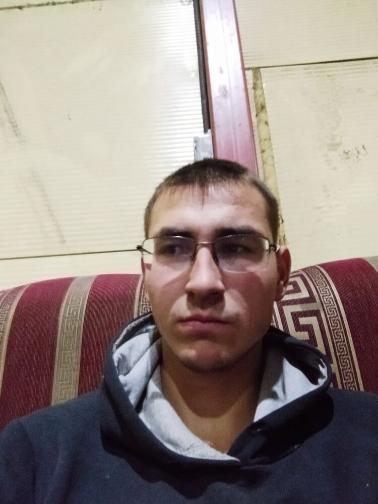  31430241  Ilya, 22 ,    -