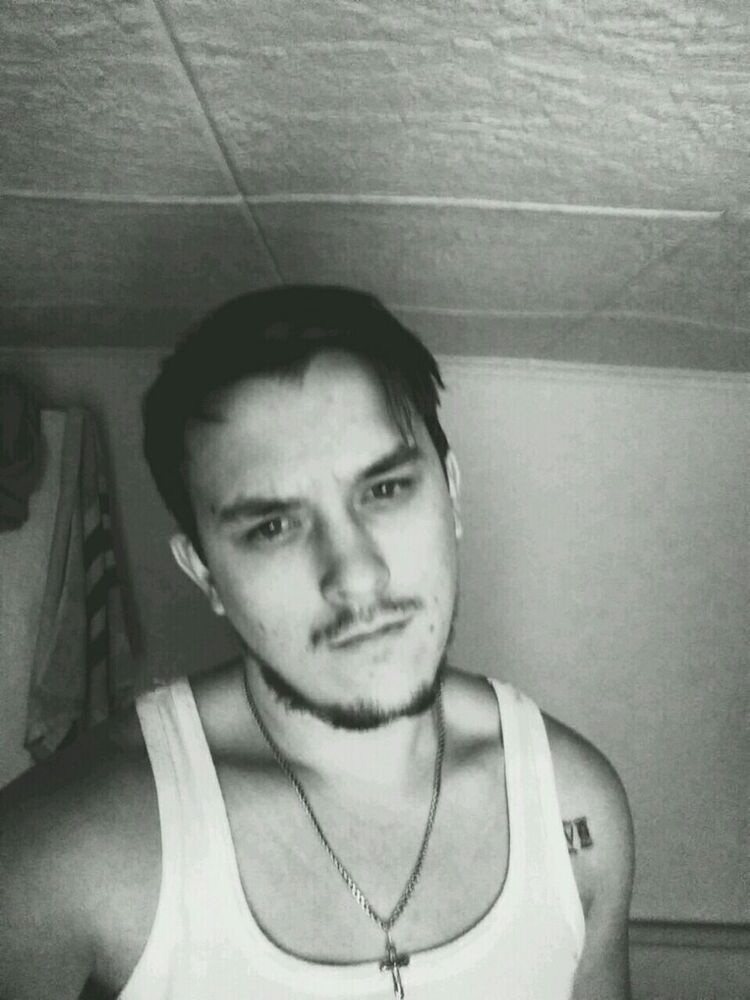  ,   Niki, 28 ,   