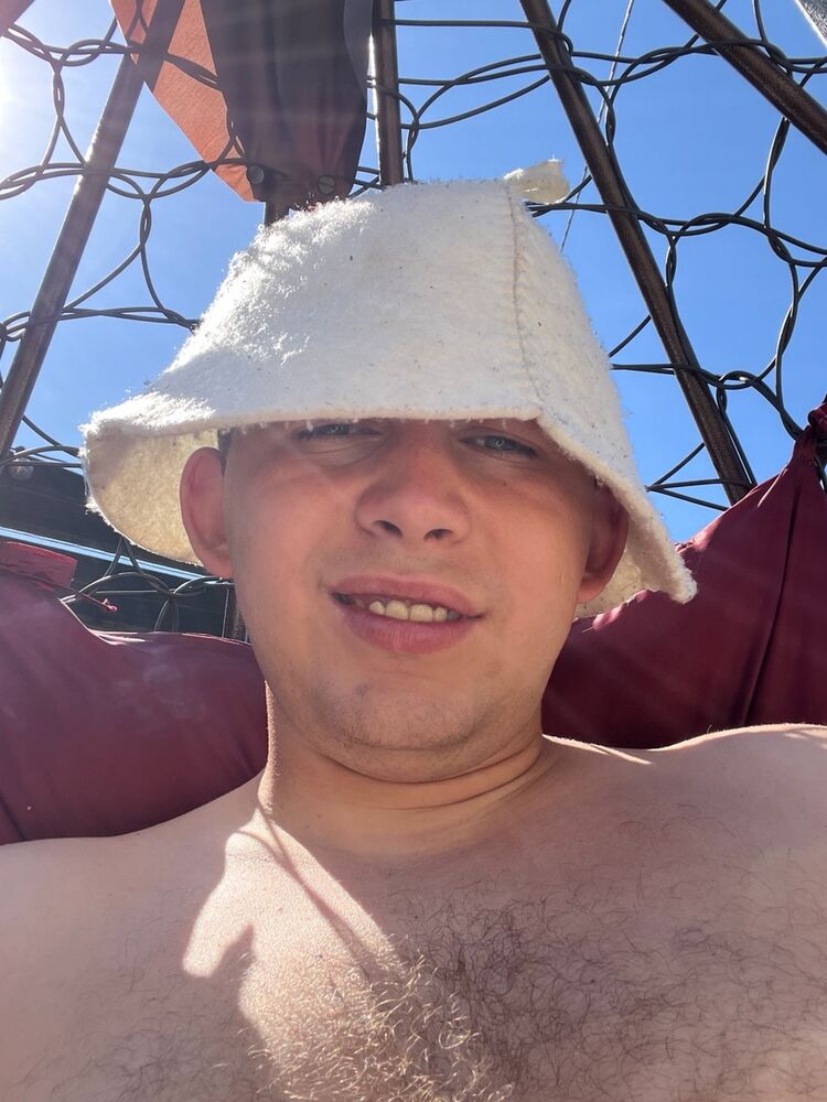  ,   Evgeni, 23 ,  