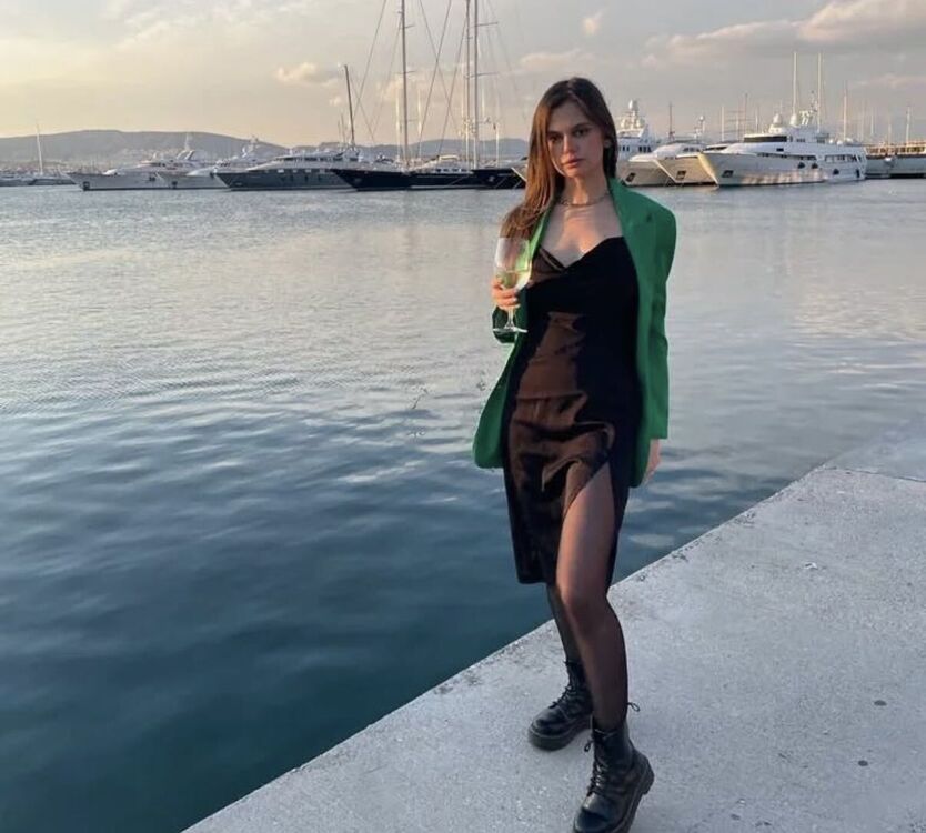  Limassol,   Elena, 27 ,   ,   