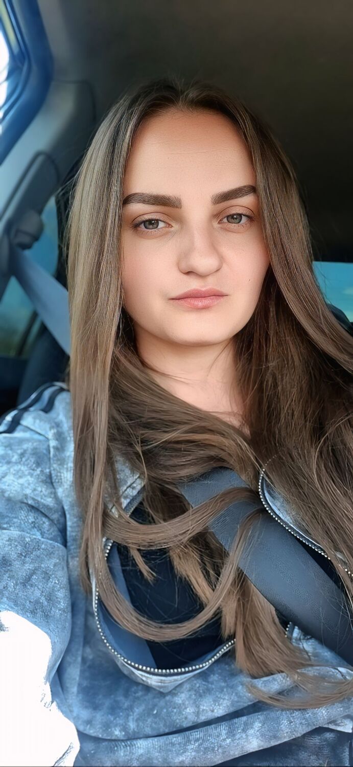  --,   Darya, 29 ,   