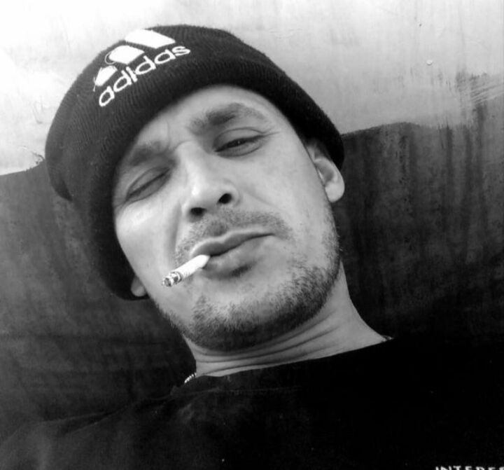  38707531  Alex, 36 ,    