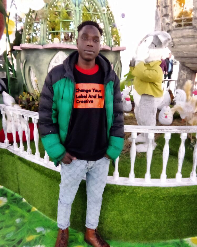  33984981  Umar, 27 ,    
