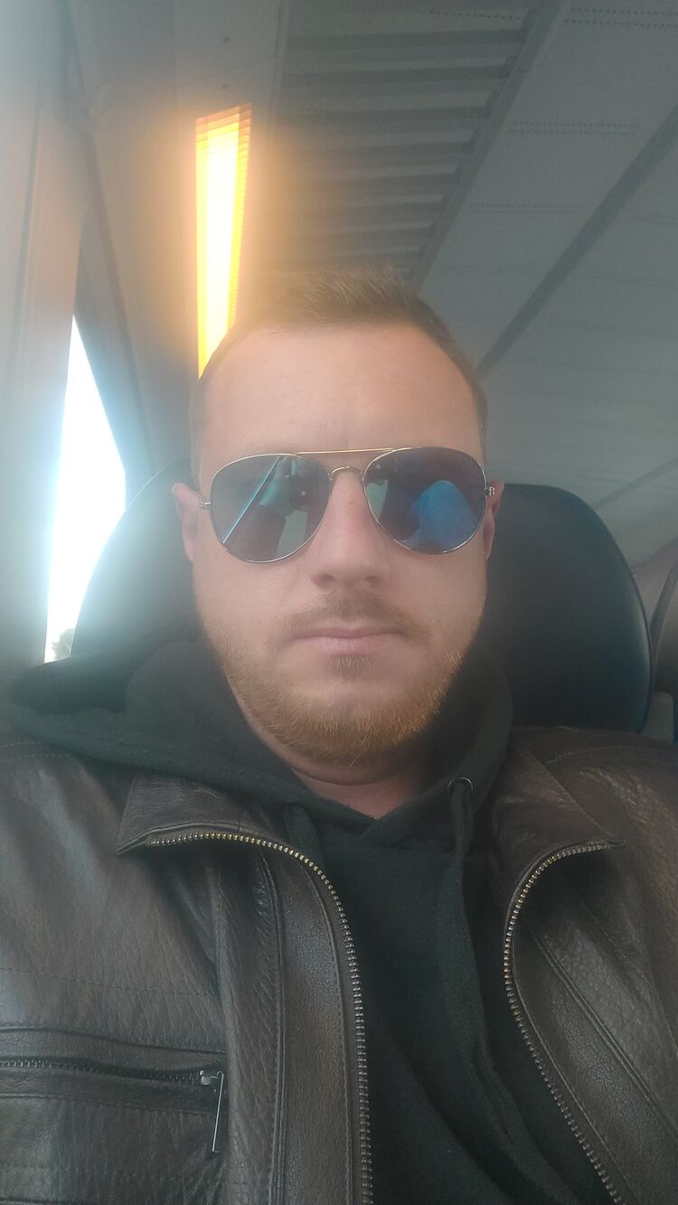  ,   Denis, 33 ,   ,   