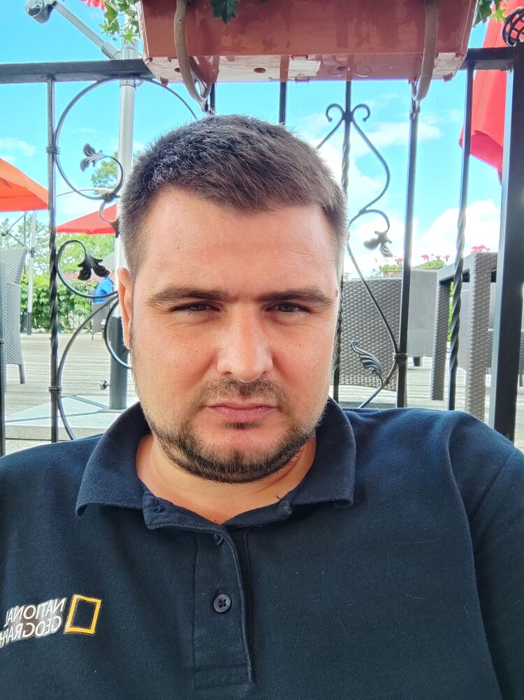  28730931  Artem, 40 ,    