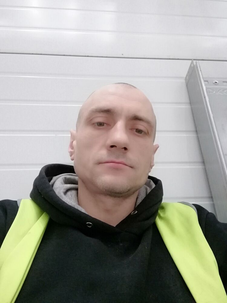  48937721  Dmitry, 40 ,    