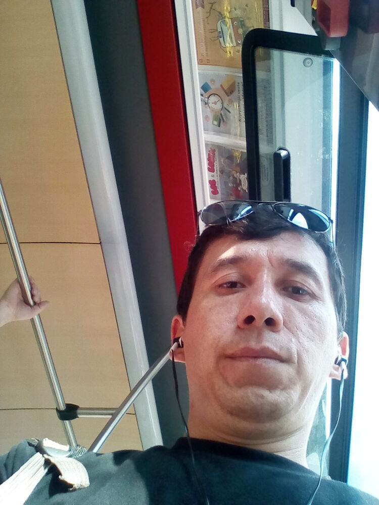  17924161  Bek, 39 ,    Praha