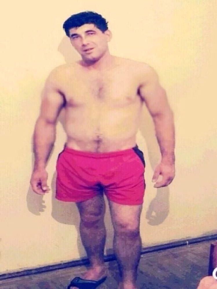  -,   Armen, 32 ,   ,   