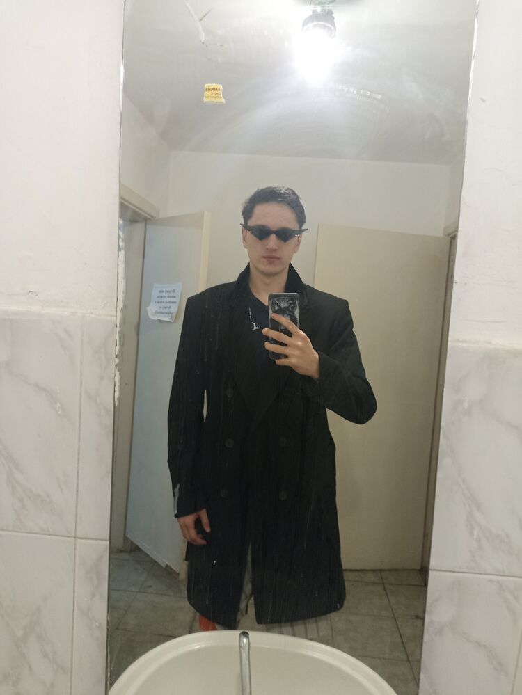  31734211  Tomas, 23 ,    