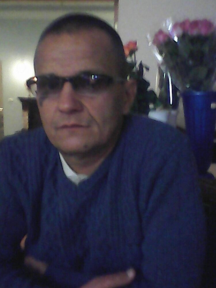  11403671  Edvard, 48 ,    