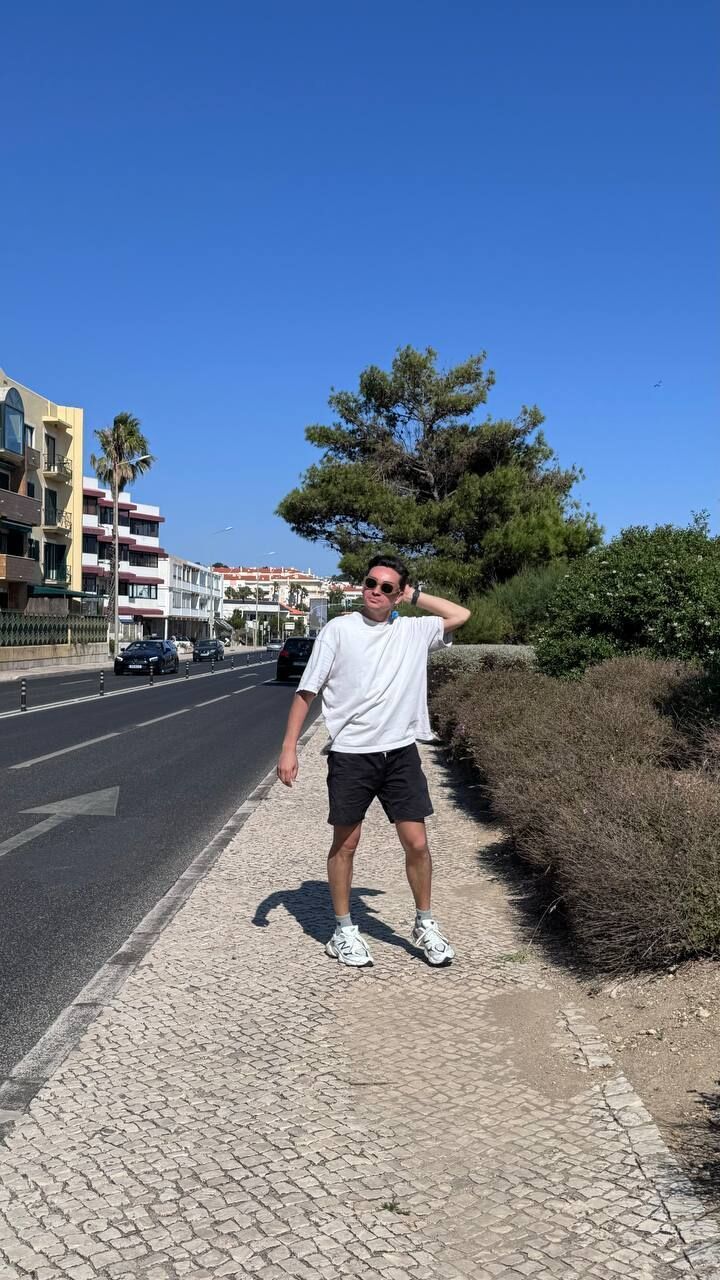  ,   Melov, 37 ,   ,   