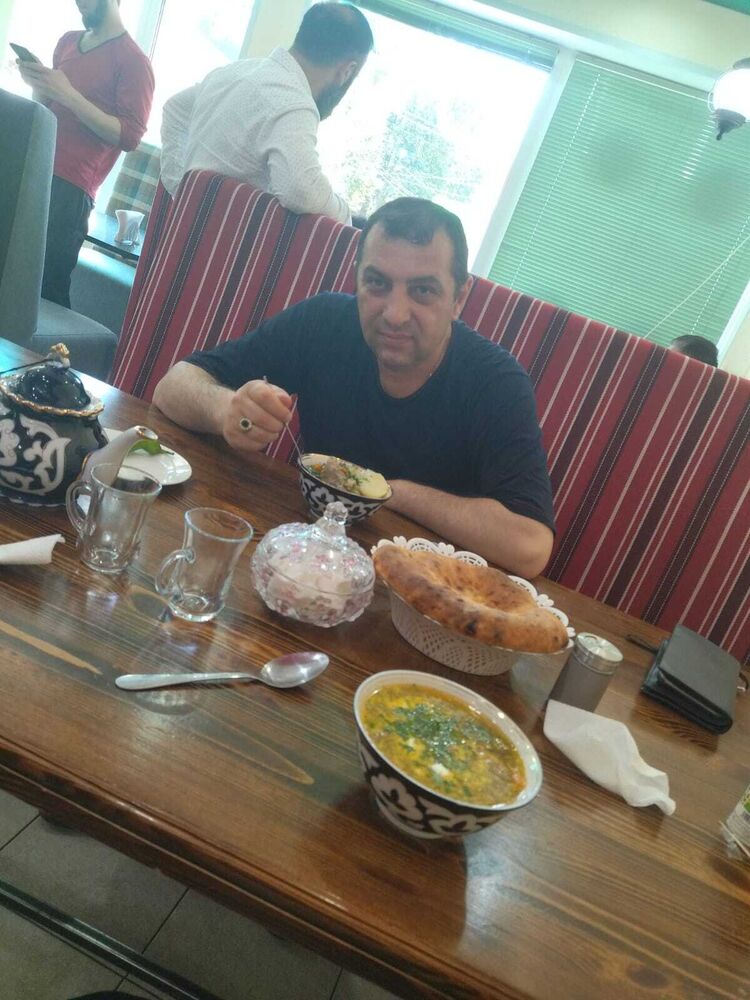  35279531  Gevorg, 46 ,    