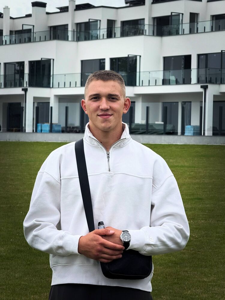 ���� 54782061 ����� Polo, 19 ���, ���� ���������� � �������������