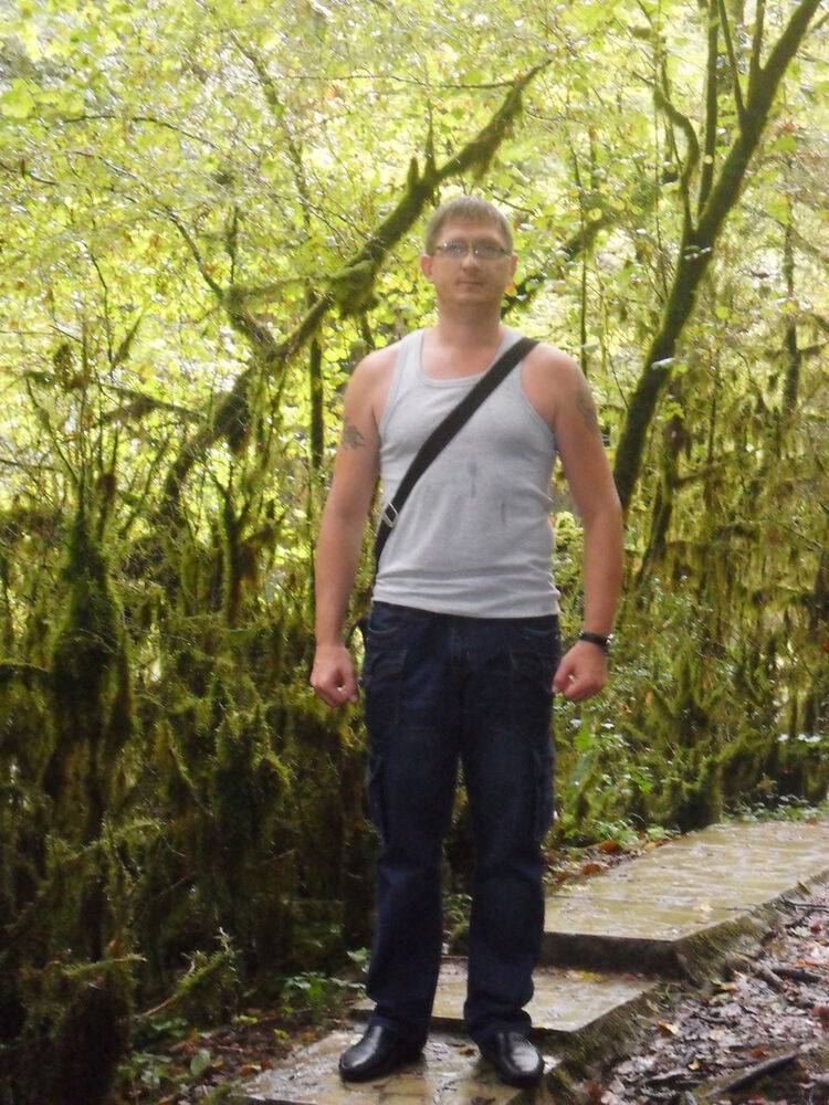  ,   Alex, 40 ,  
