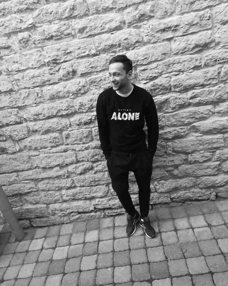  9615781  Sergio, 33 ,    