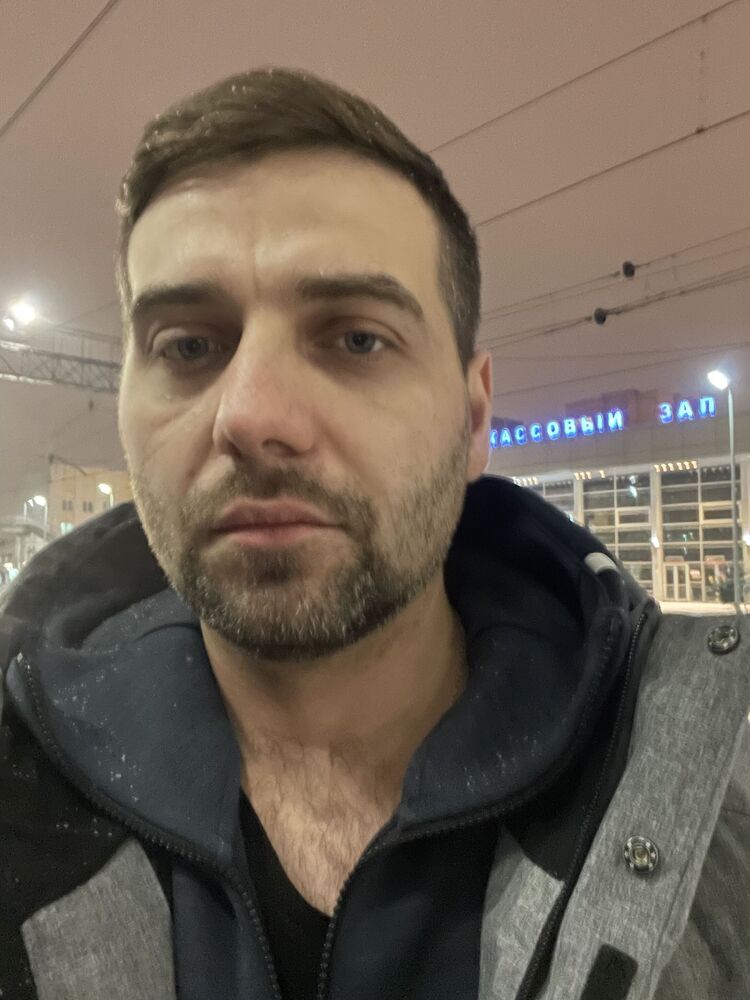  31279821  Evgenii, 34 ,    