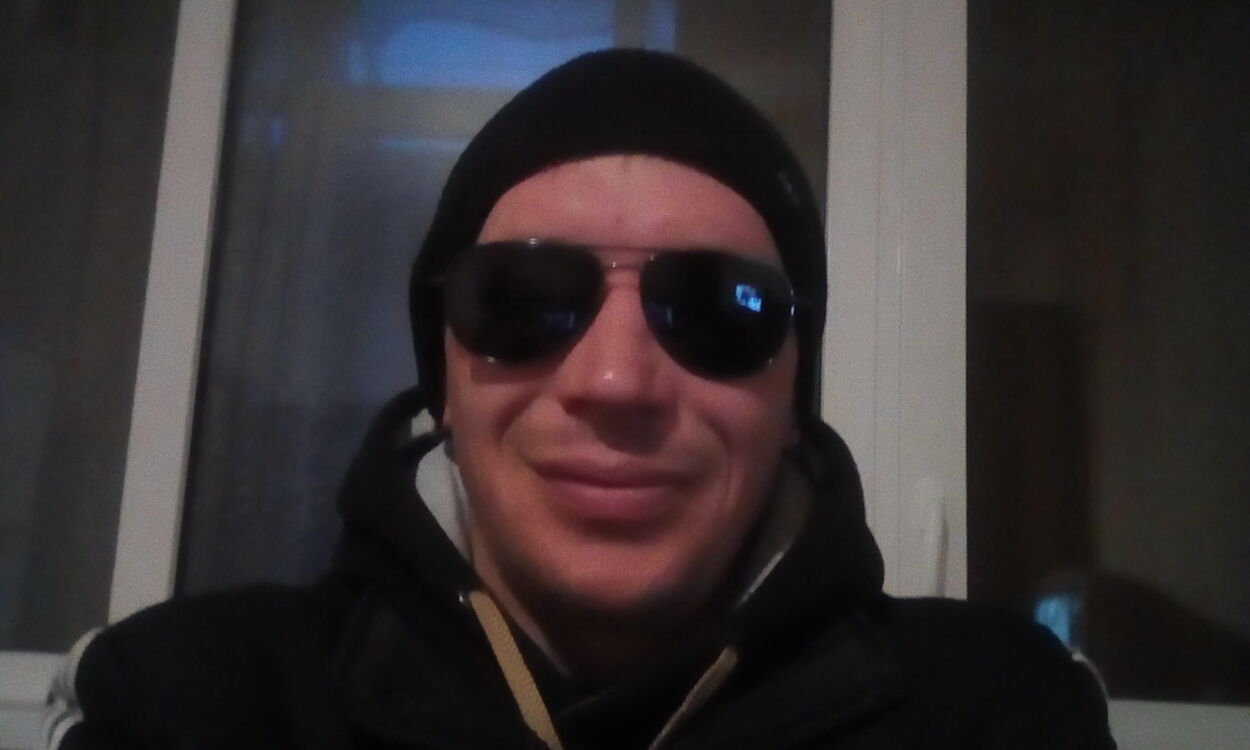  33817581  Kolia, 35 ,     