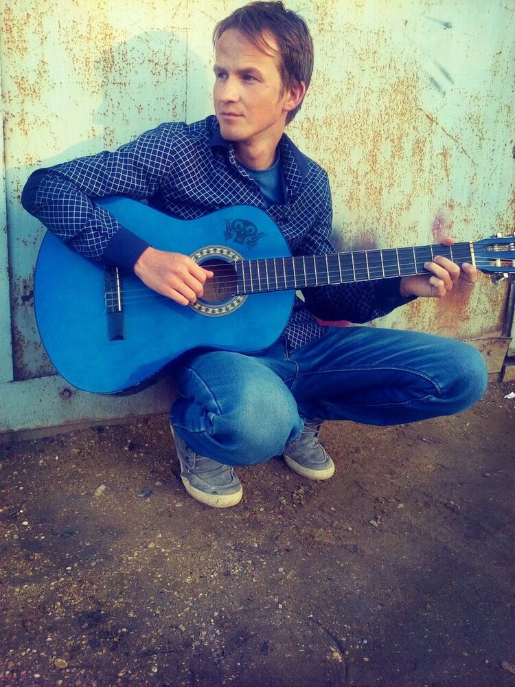  ,   Anton, 33 ,   