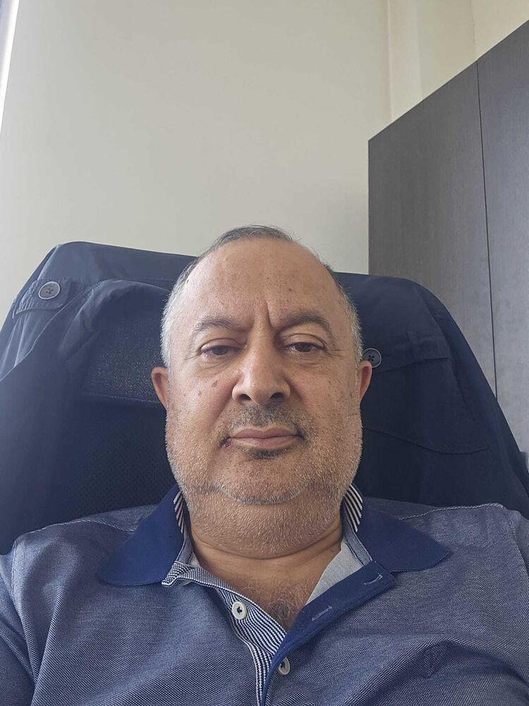  46156061  Deniz, 46 ,    