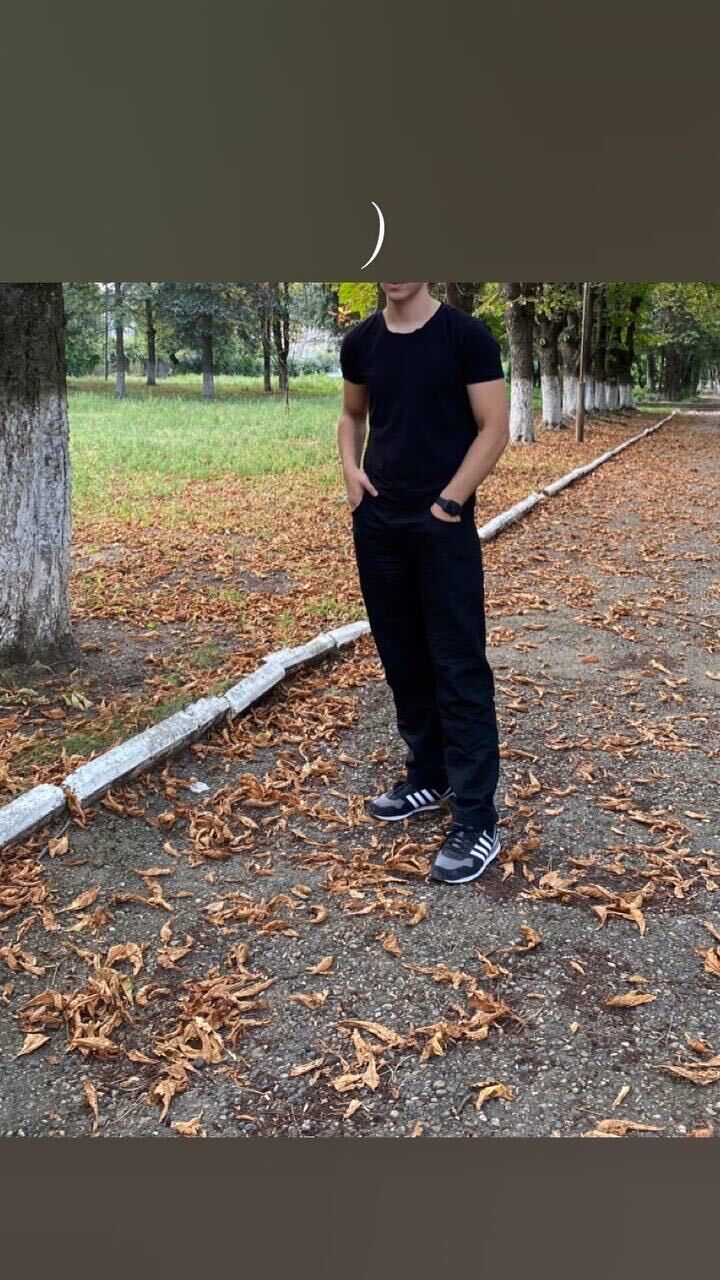 36375201  Artem, 22 ,    